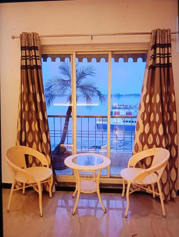 Hotel Ganga Graden Varanasi Habitación foto